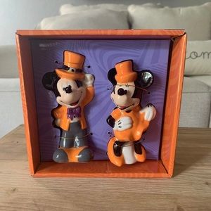 *NEW* Disney Mickey And Minnie Mouse Salt and Pepper shaker